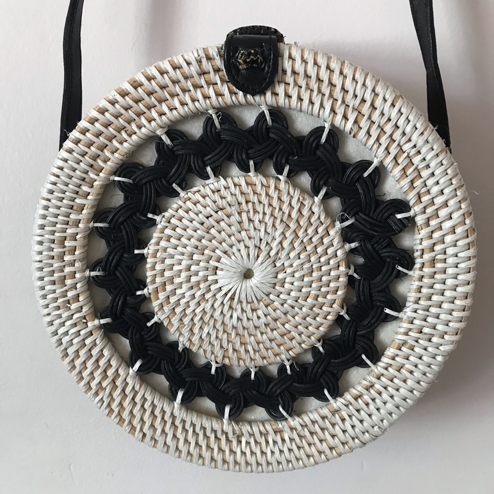 Circle straw bag, in great condition
